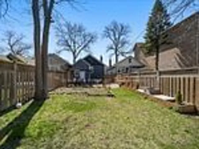 Additional image 19 of 82 Heman St