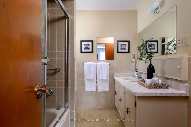 Additional image 19 of 22 Merkley Sq