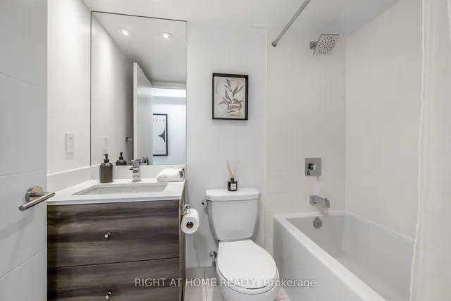 Additional image 16 of 525 Adelaide St Unit 1622