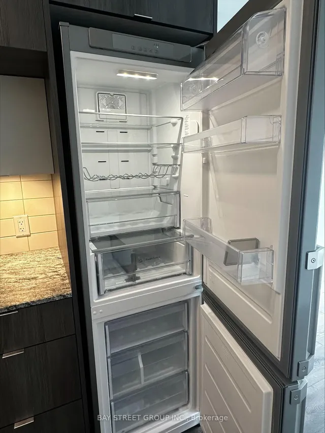 Additional image 11 of 585 Bloor St Unit 921