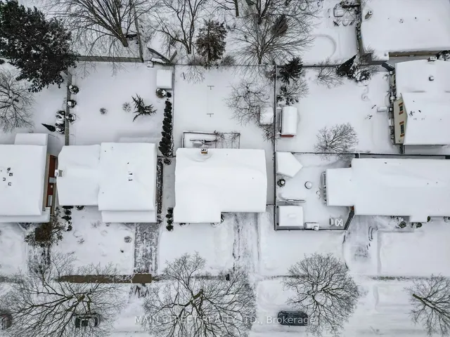 Additional image 30 of 92 Queenston Cres