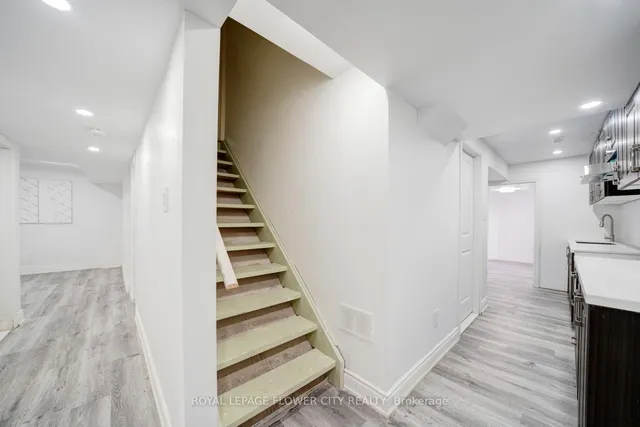 Additional image 36 of 1 Bayridge Dr