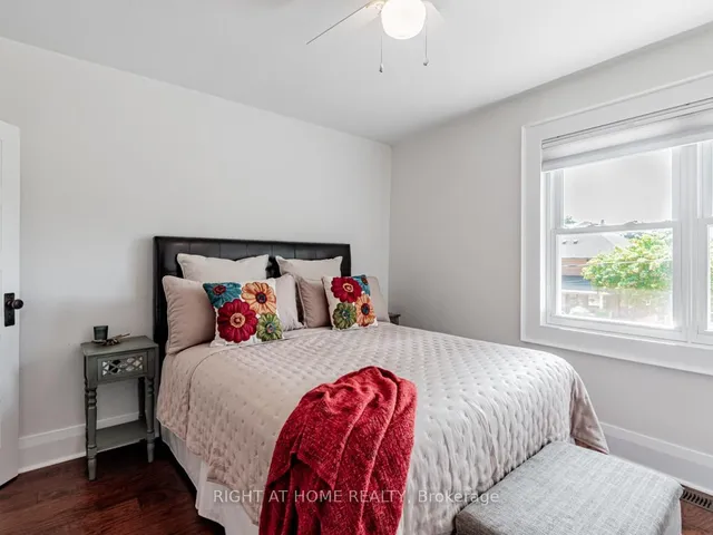 Additional image 17 of 98 Douglas Ave