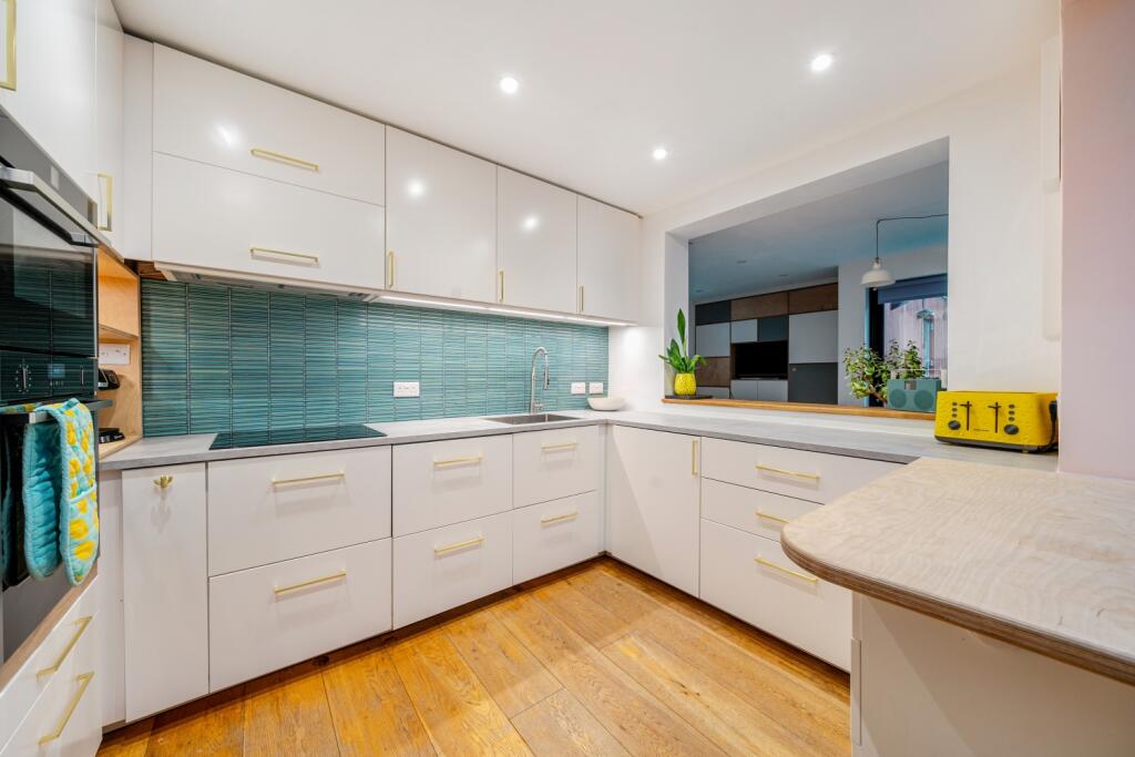 Additional image 4 of Queensway, West Wickham, Kent, BR4