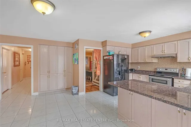 Additional image 15 of 21 Sprucelands Ave