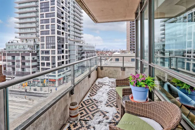 Additional image 23 of 500 St Clair Ave Unit 507