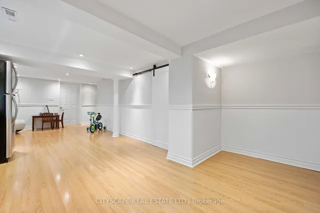 Additional image 32 of 39 Bentworth Ave