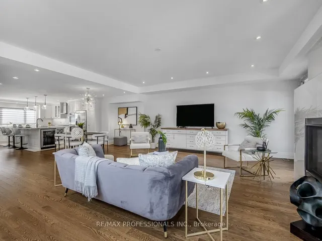 Additional image 8 of 35 Tenth St