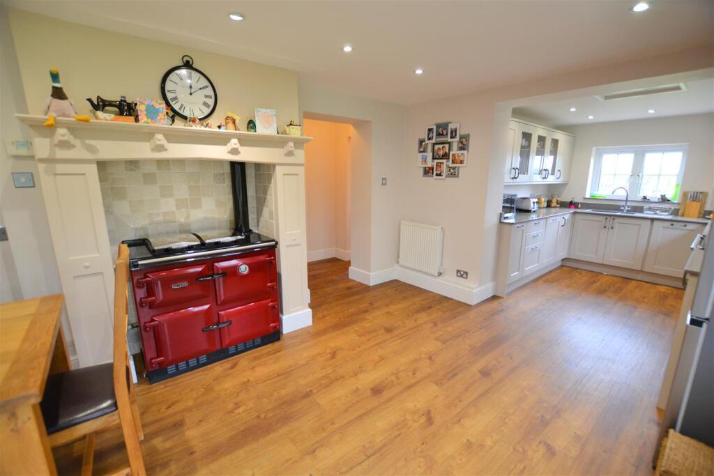 Additional image 14 of Woodside Green, Will Hill, Essendon