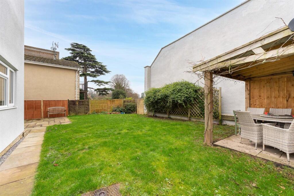 Additional image 23 of Henley Lodge, Yatton - LARGE FAMILY HOME
