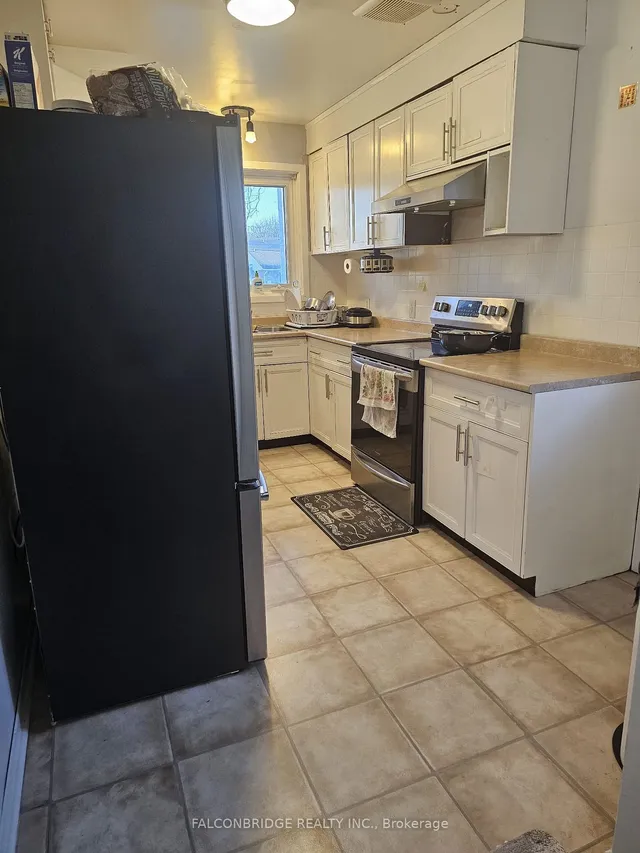 Additional image 6 of 26 FLOWERTOWN Ave