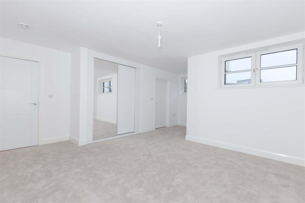 Additional image 5 of West Parade, Worthing, BN11 5EF