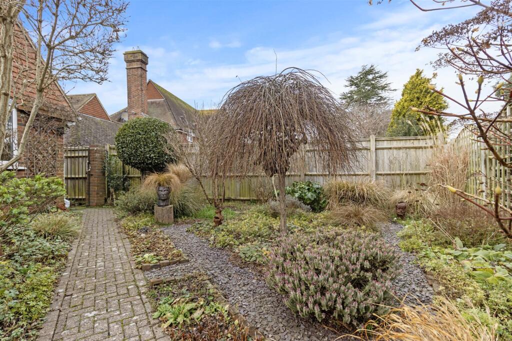 Additional image 54 of Coopers Hill, Eastbourne