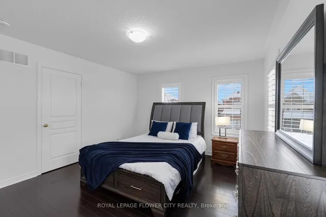 Additional image 37 of 28 DRUMMONDVILLE Dr