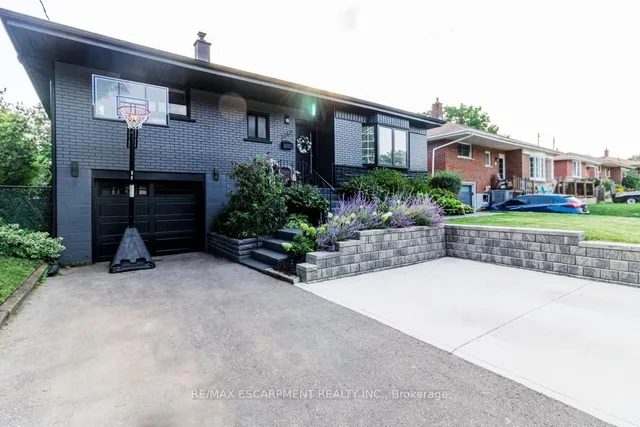 1142 Stanley Dr