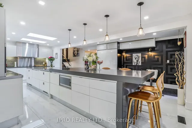 Additional image 10 of 3484 Riverspray Cres