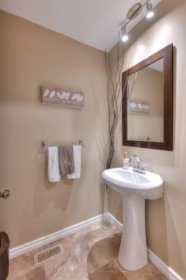 Additional image 22 of 105 Sabrina Cres