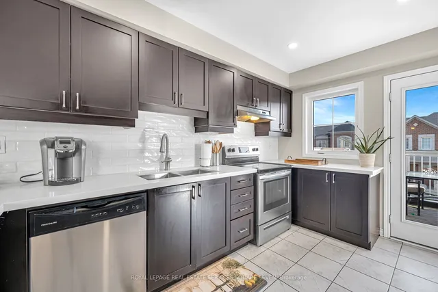 Additional image 11 of 105 Bond Head Crt