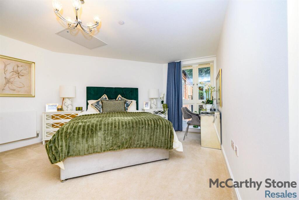 Additional image 11 of Great North Road, Hatfield