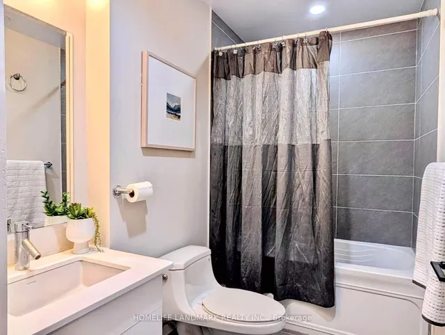 Additional image 11 of 426 University Ave Unit 2702