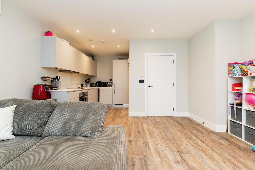 Additional image 6 of Parkway, Welwyn Garden City