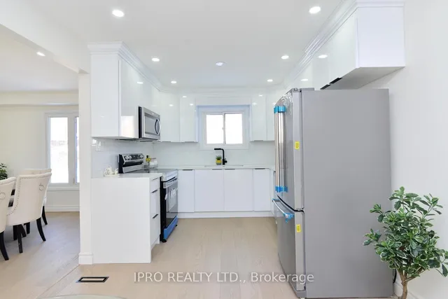 Additional image 13 of 14 Paramount Pl