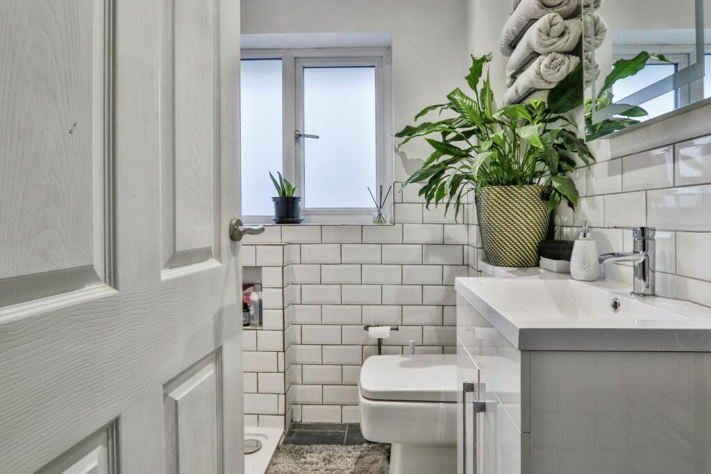 Additional image 13 of Braishfield Gardens, THROOP, Bournemouth, Dorset, BH8