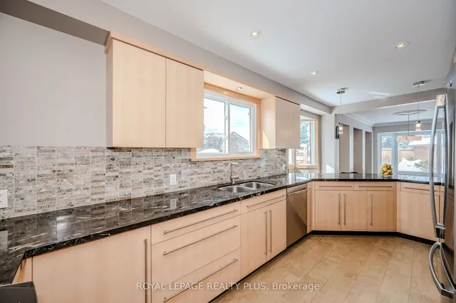 Additional image 11 of 1521 Grazia Crt