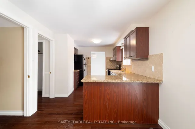 Additional image 17 of 2290 Devon Rd