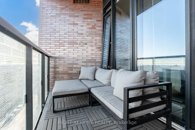 Additional image 29 of 383 Sorauren Ave Unit 802