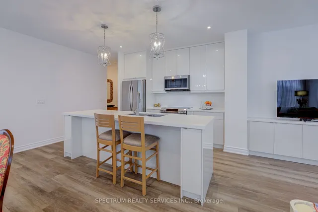 Additional image 18 of 980 Yonge St Unit 205