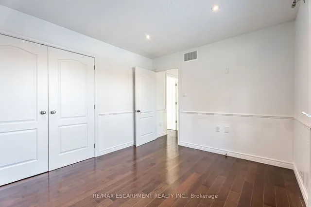 Additional image 15 of 534 Evans Rd