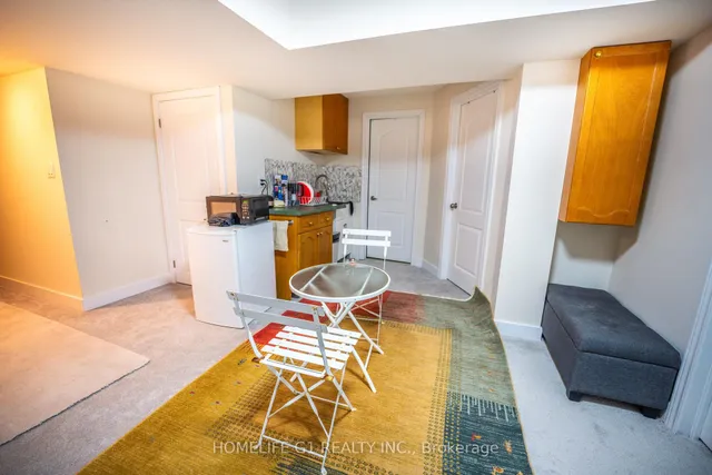 Additional image 35 of 1430 Wellwood Terr