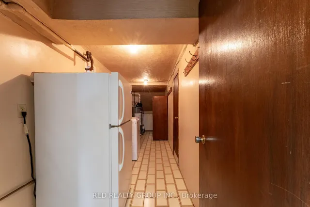 Additional image 29 of 532 Westmount Ave