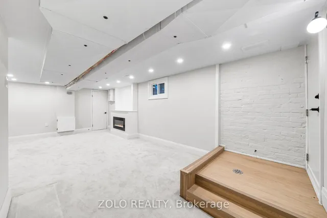 Additional image 40 of 82 Bellwoods Ave