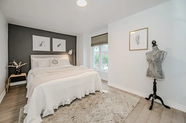 Additional image 22 of 63 Beechwood Ave