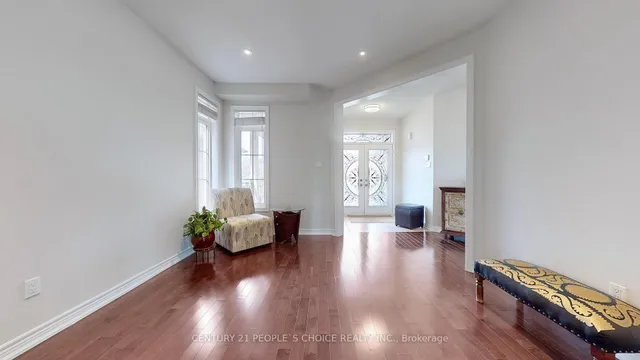 Additional image 9 of 32 Intrigue Tr