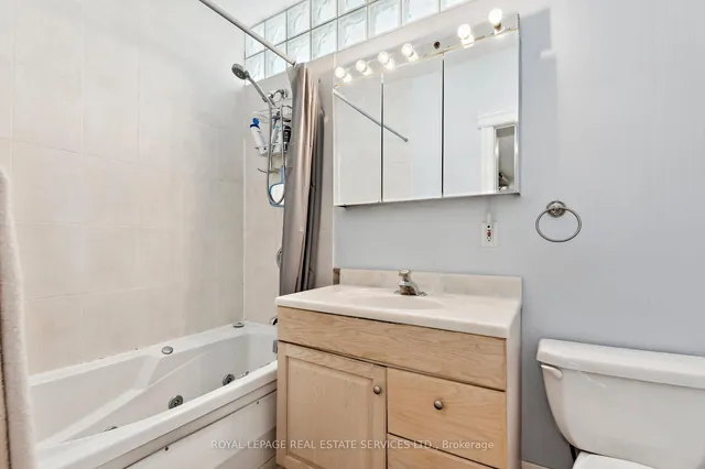 Additional image 7 of 43 Glenlake Ave