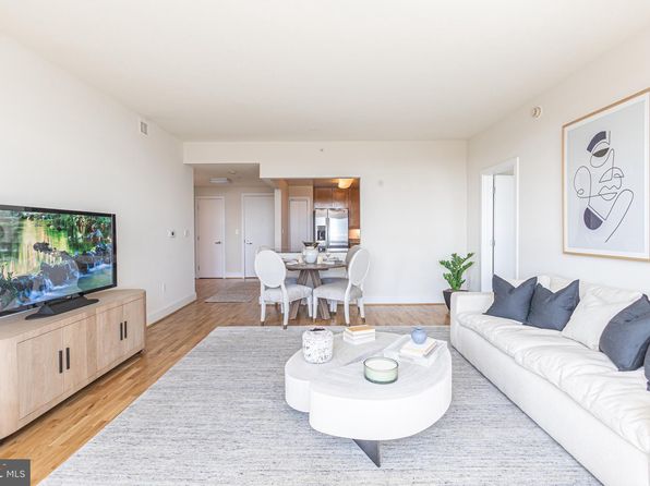 717 S Chris Columbus Blvd #604, Philadelphia, PA 19147