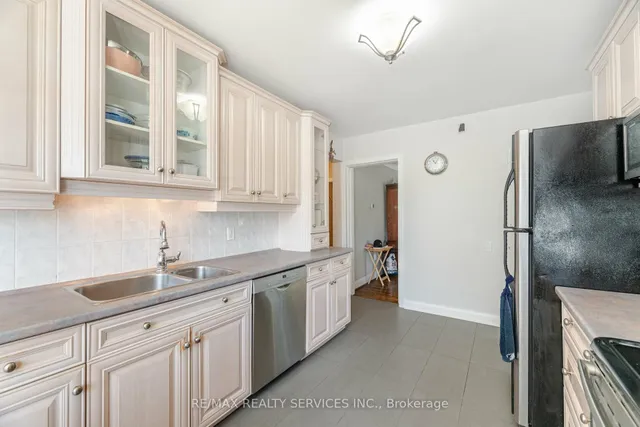 Additional image 19 of 18 Wellington St