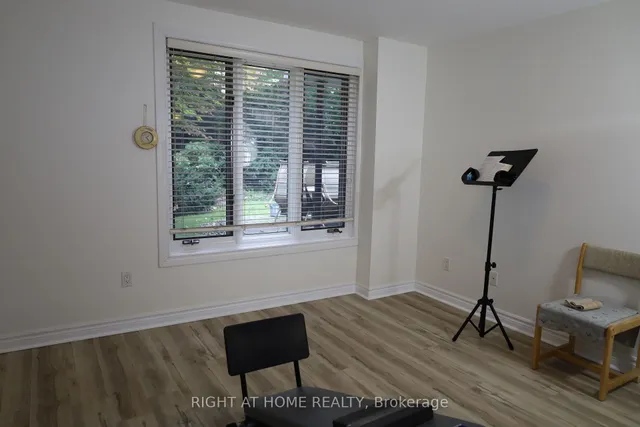 Additional image 31 of 236 York Mills Rd