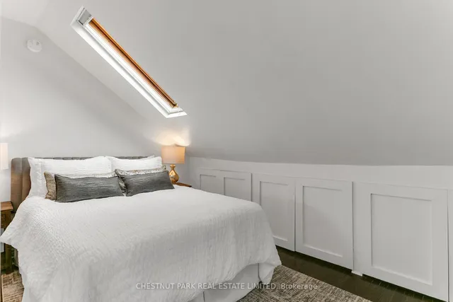 Additional image 33 of 131 Montrose Ave