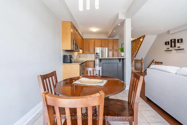 Additional image 17 of 15 Marina Point Cres