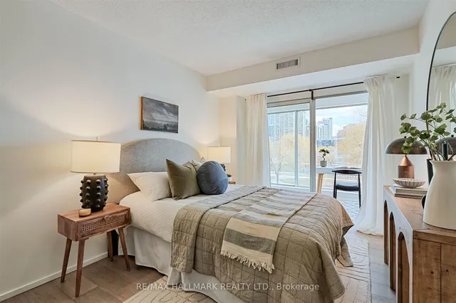 Additional image 27 of 401 Queens Quay Unit 307