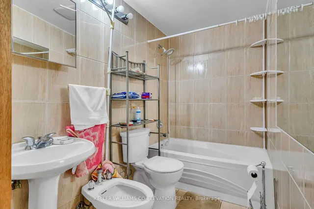 Additional image 43 of 217 La Rose Ave