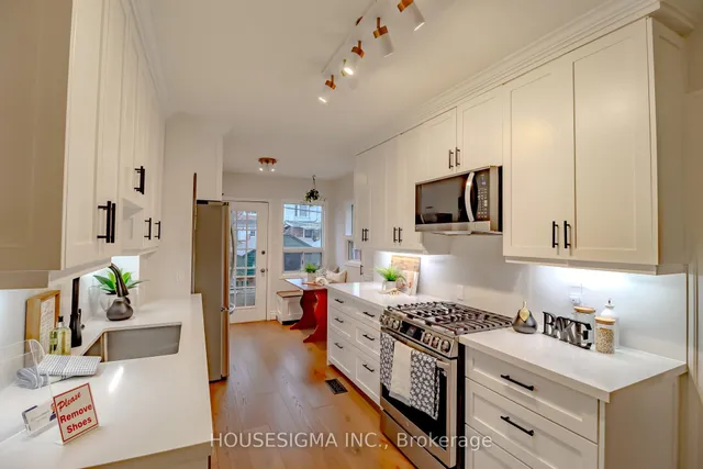 Additional image 17 of 149 Queensdale Ave