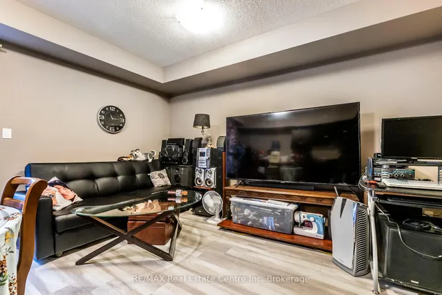 Additional image 6 of 38 Howe Dr Unit 8B