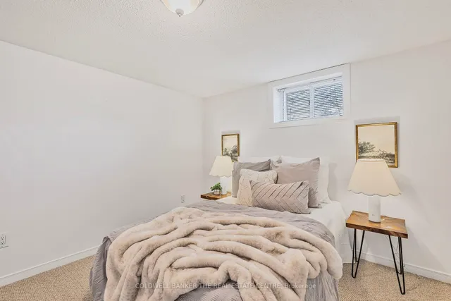 Additional image 20 of 2 Ghent Crt