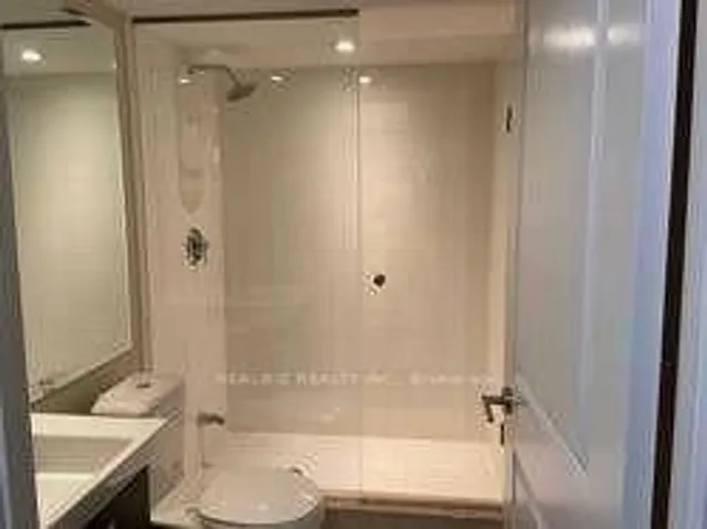 Additional image 11 of 386 Yonge St Unit 1516