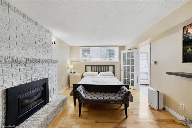 Additional image 13 of 12 Portal Crt